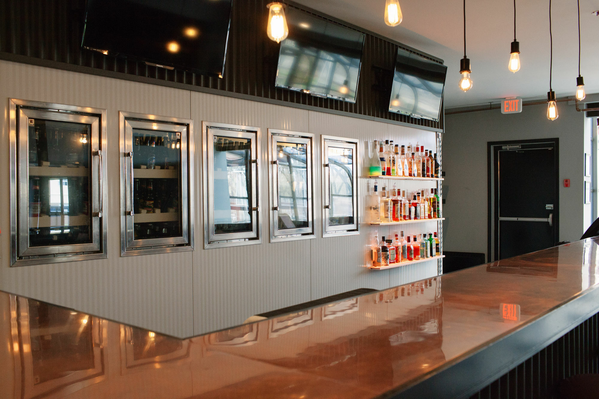 Ramada By Wyndham Whitecourt Hotel Buitenkant foto