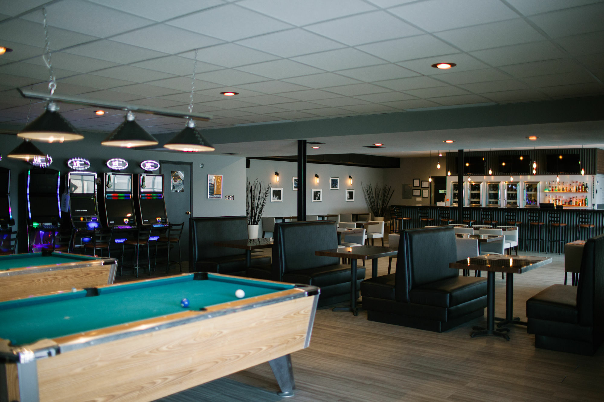 Ramada By Wyndham Whitecourt Hotel Buitenkant foto
