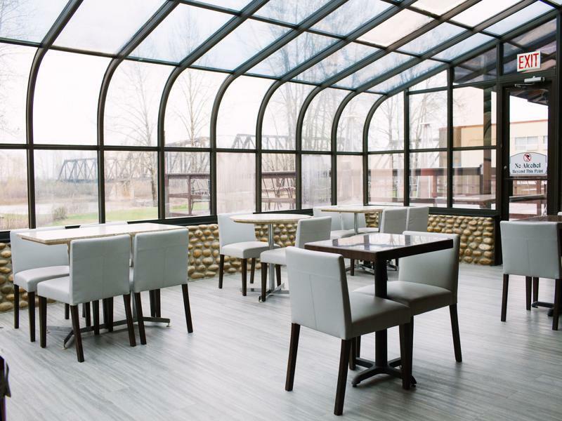 Ramada By Wyndham Whitecourt Hotel Buitenkant foto